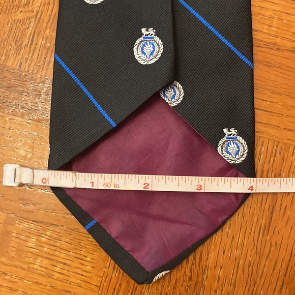 🎁 Vintage TOWNCRAFT for JC PENNEY’S men’s royal crest tie - Picture 6 of 8